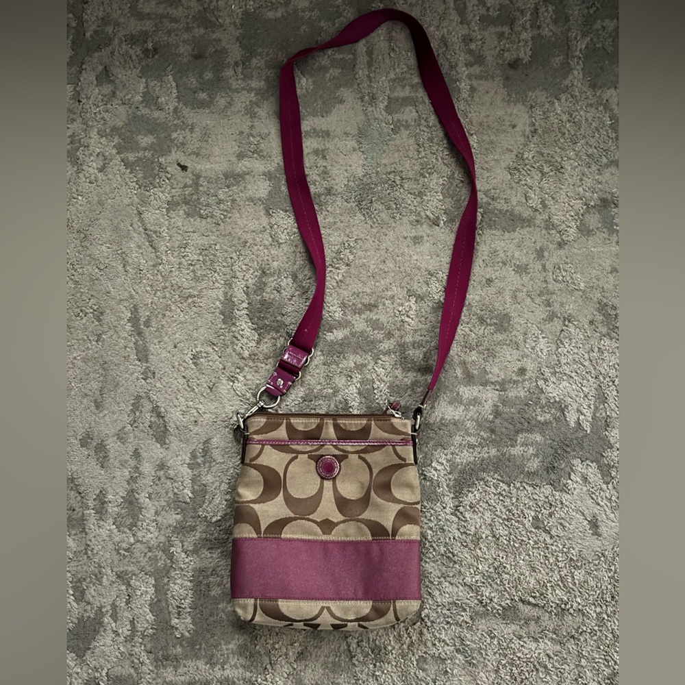 Brand: coach color : purple & brown was made in 1941